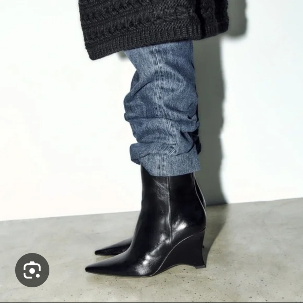 Zara‎ Black Heeled Leather Boots